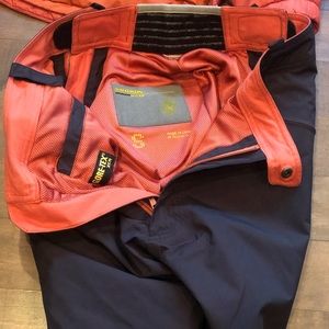 Salomon outerwear pants/ brand new / jacket available / medium / large